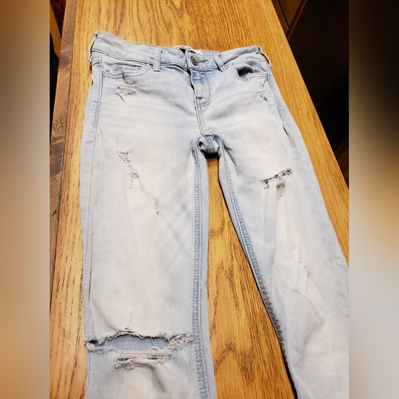 Hollister 24x29 skinny low rise light wash distressed jeans - Picture 7 of 9